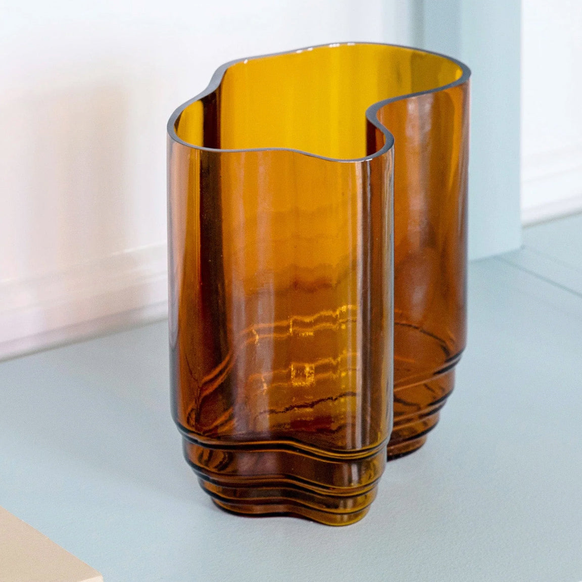 Lake Vase Amber - By Stences