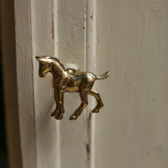 Spirit Hest Knott Venstre - By Doing Goods