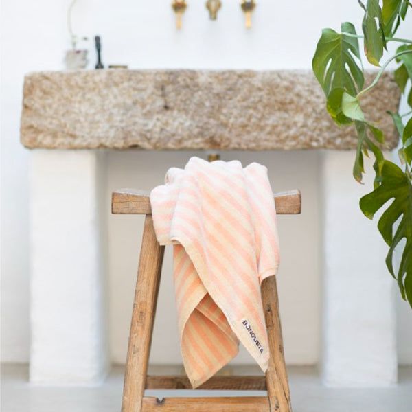 Naram Bath Towels Tropical and Creme - By Bongusta