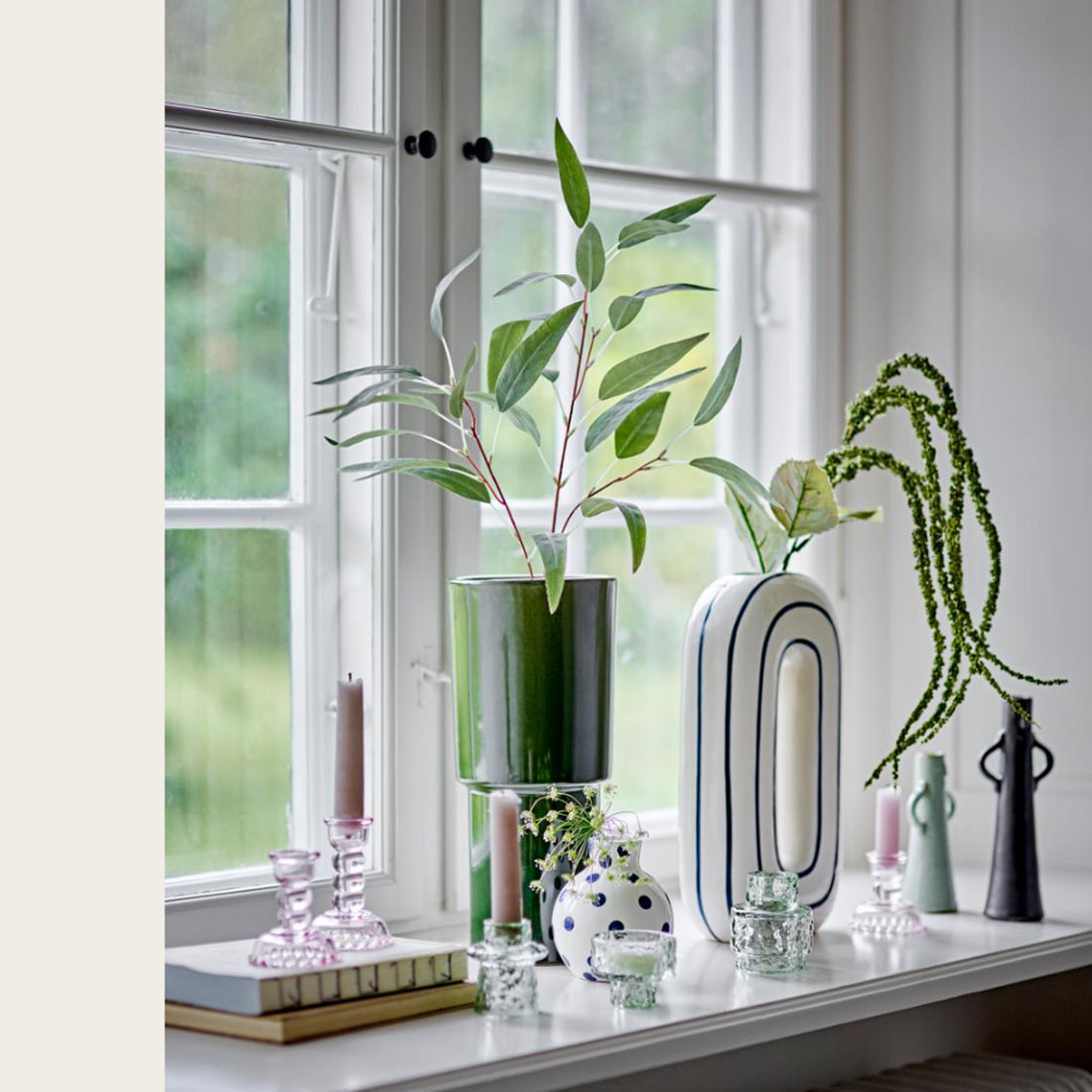 Vase Mae Blå/Hvit Keramikk - By Bloomingville