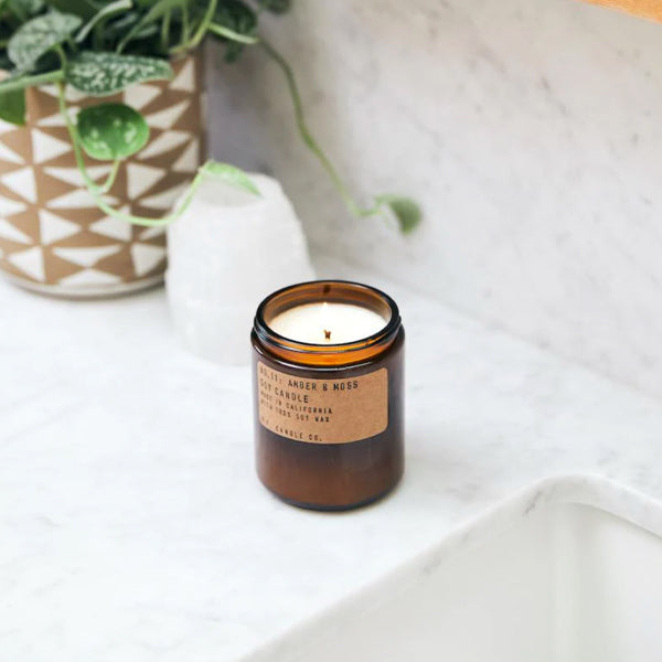 Amber and Moss Soya Candle Standar 204 GR - By P.F. Candle Co.