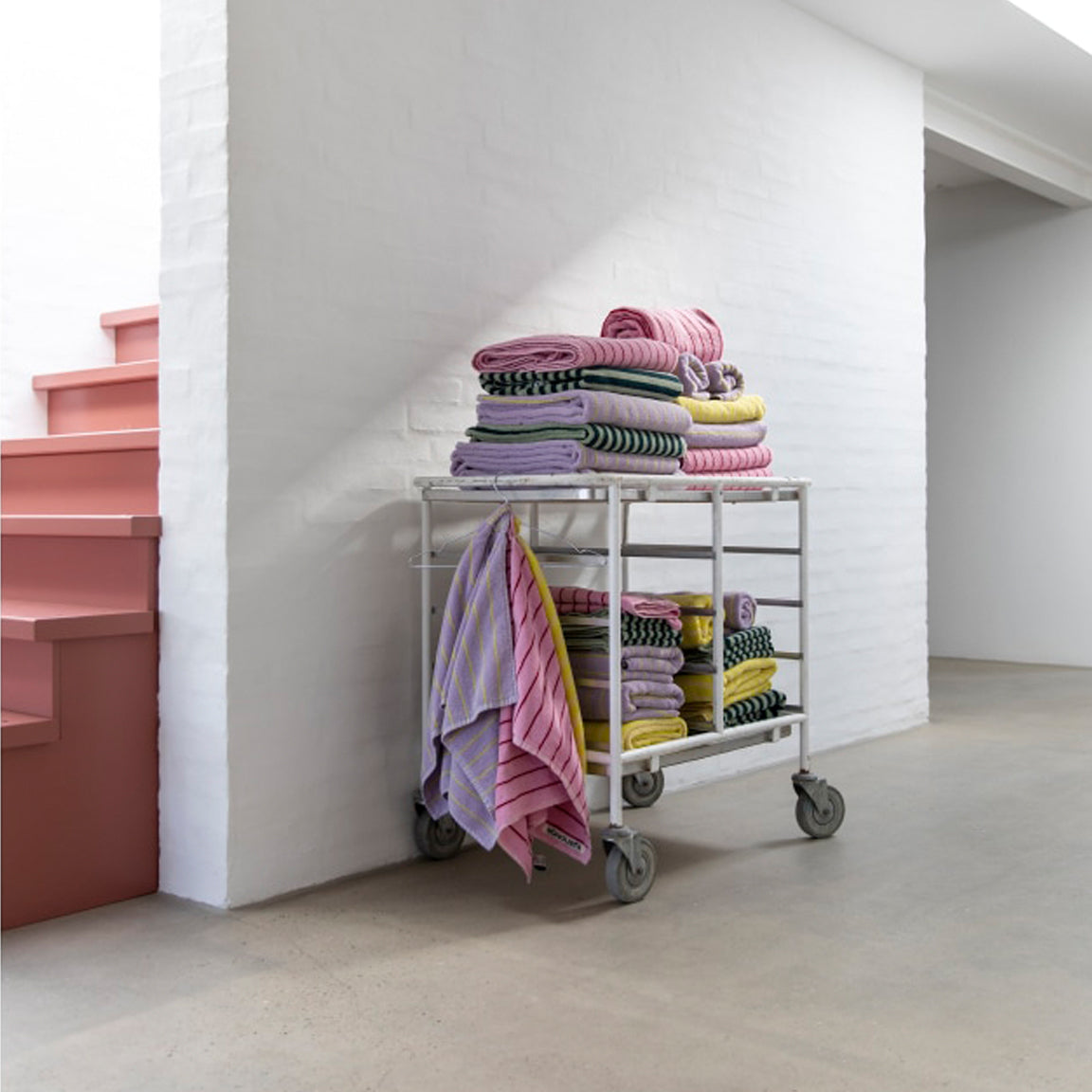 Naram Bath Towels Lilac And Neon Yellow - Badehåndkle - By Bongusta