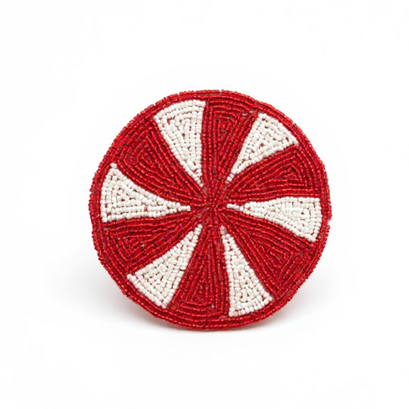 Drikkebrikker Grafisk Mønster Rød/Hvit - By HEIM Studio med rundt dekorativt perlemønster i rød og hvit