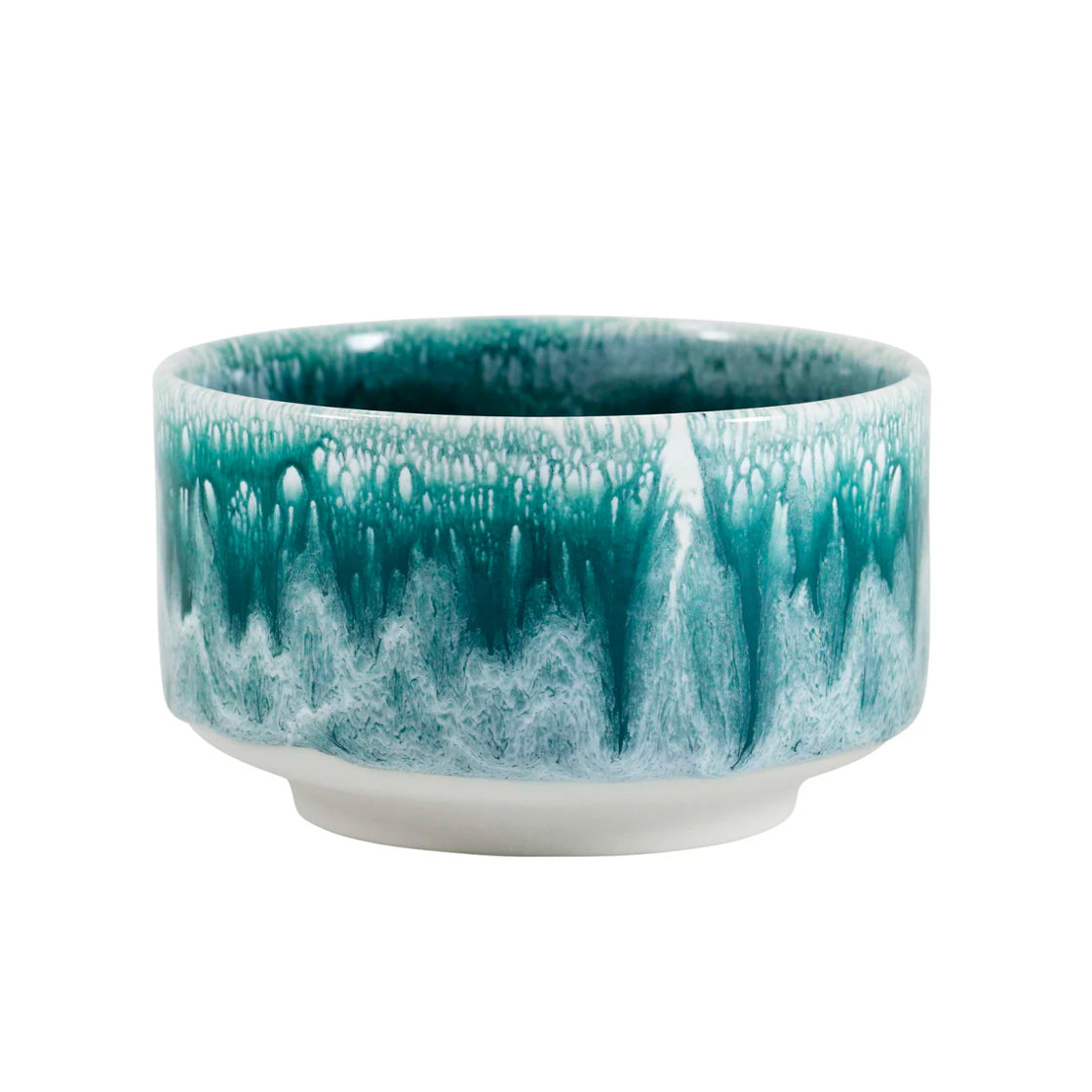 Munch Bowl Andromeda Green - By Studio Arhoj keramikkbolle med grønne glasurdetaljer og bred, flat fot for stabilitet