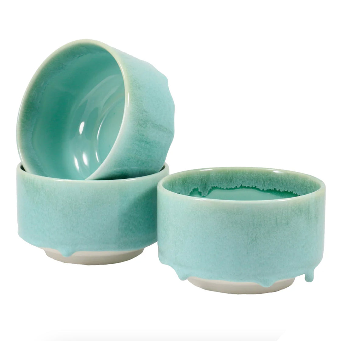 Munch Bowl Finland Forrest Green - By Studio Arhoj stor keramikkbolle med myk grønn glasur og stødig fot i moderne stil