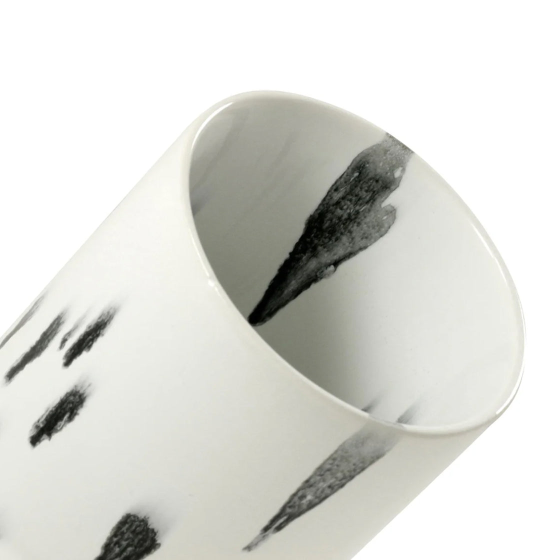 Stash Jar Spots - By Studio Arhoj porselenskrukke med hvit glasur og unike svarte penselstrøk i moderne design