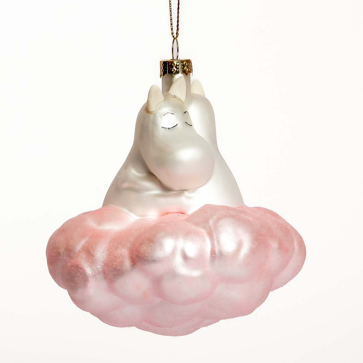 Mummitrollet og Snorkfrøken julekule fra HEIM x Moomin – håndmalt glassornament på rosa sky, romantisk og nostalgisk julepynt.