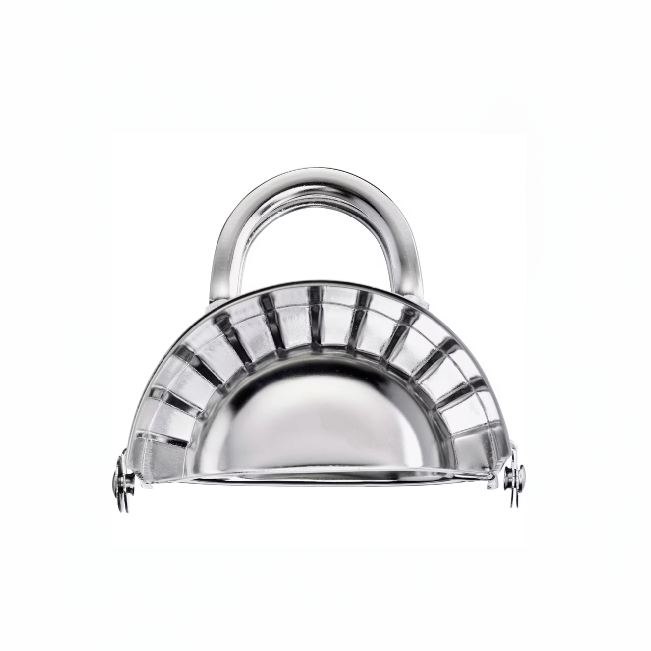 Ravioliform i stål - By Heim Design med solid håndtak og presis kant for jevn forming av fylte pastaputer