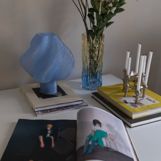 Forhåndsbestilling: Soft Serve Lamp Regular Blueberry Sorbet - By  Créme Atelier