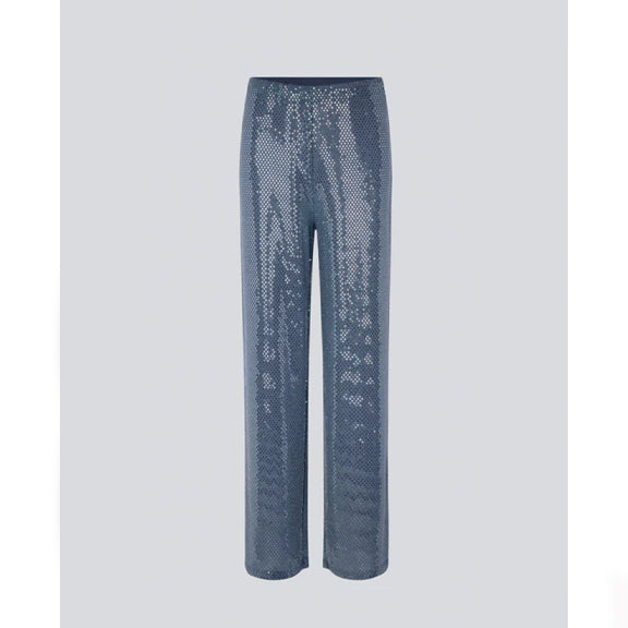 Gia bukser i fra Modstrøm er dekket av blågrå paljetter, og er den perfekte partybuksen. Høy i livet, rette og brede ben.