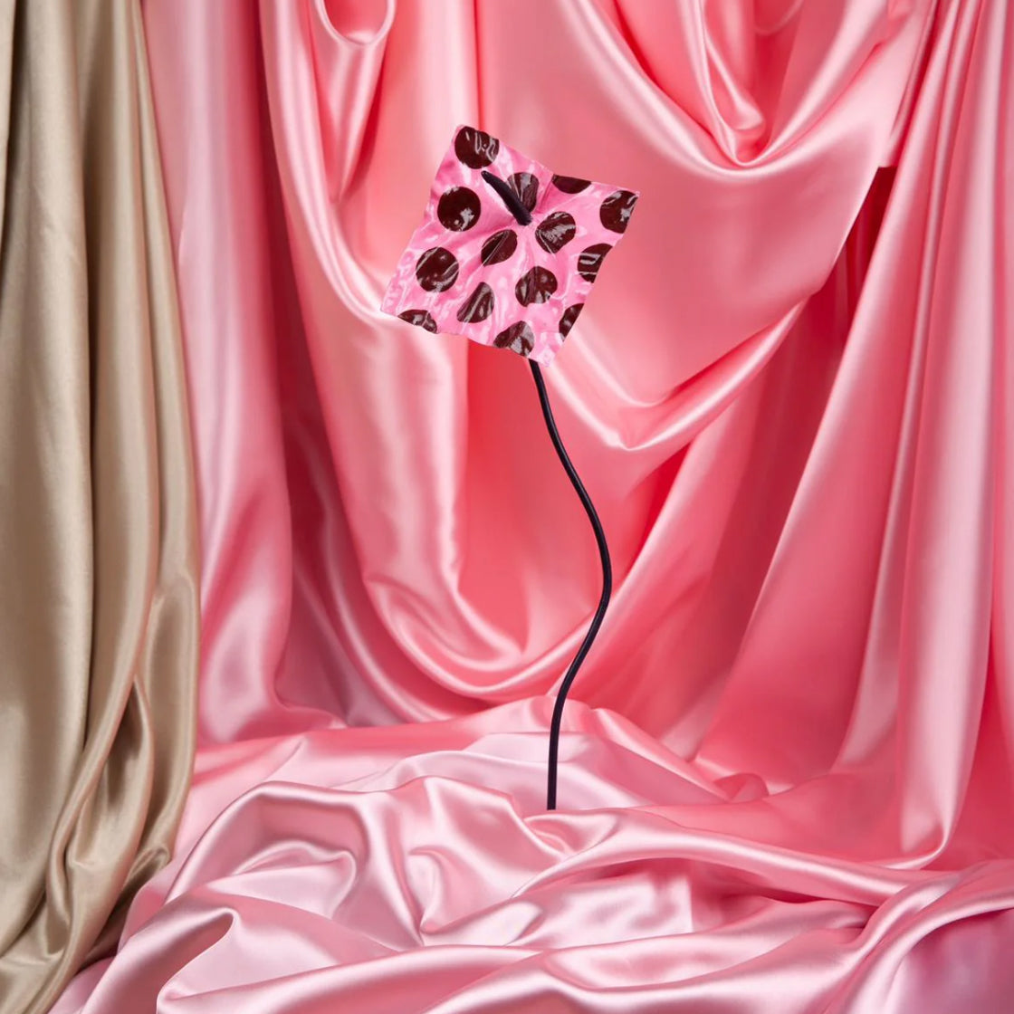 Blomst The Blush Dots/Limited Edition - By Reevein Studios