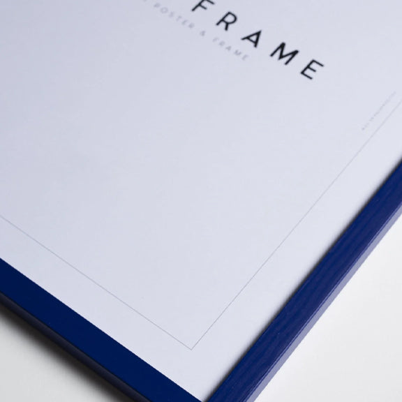 Rammer Blå 30x40 - By Poster Club