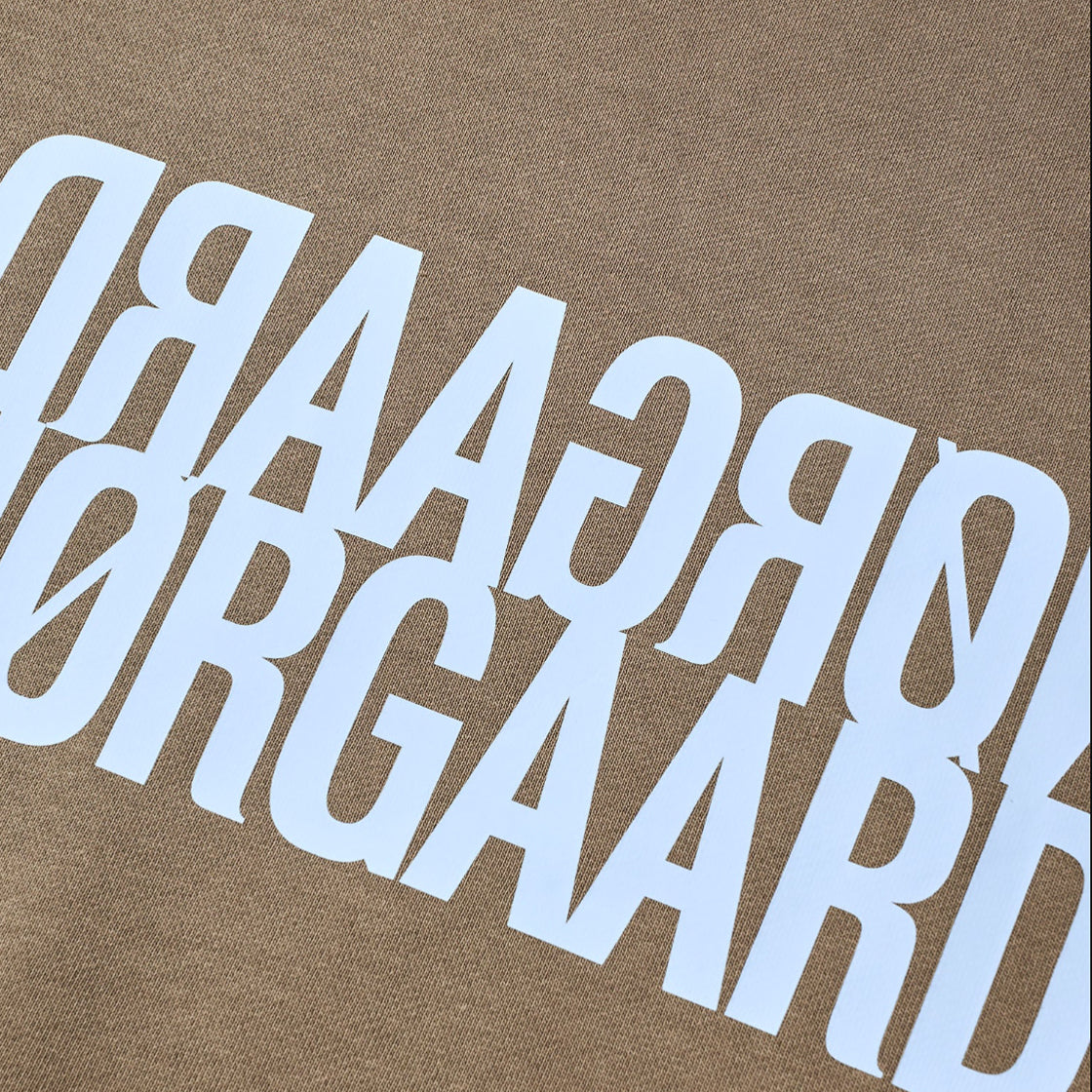 Orginal Sweat Tilvina Sweatshirt - By Mads Nørgaard i valnøttfarge med stor hvit grafisk logo midt foran