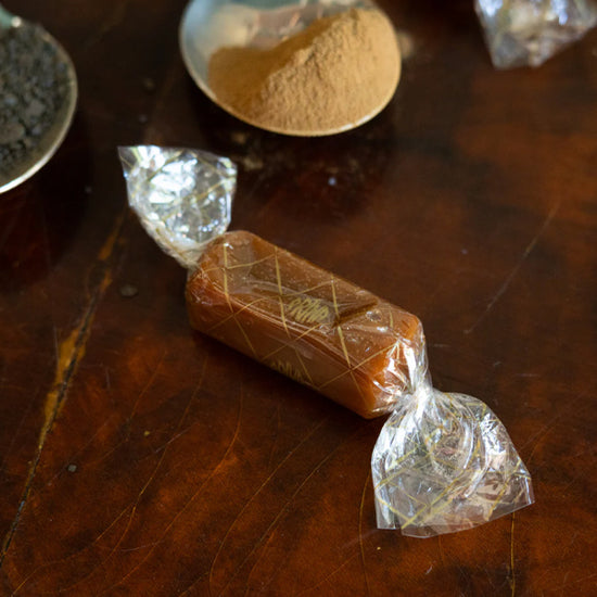 Karamell Salt Lakris 10 Biter - By Pärlans Stockholm