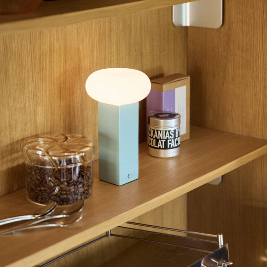 Bærbar Lampe Lys Blå - By Hübsch