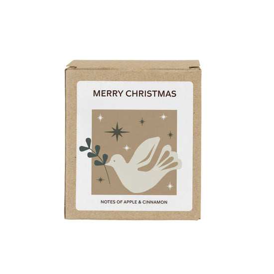 Duftlys Eple og Kanel - By Broste Copenhagen med fredsduemotiv i minimalistisk og naturlig juleinspirert design