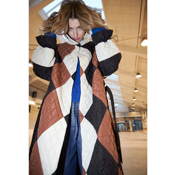 Load image into Gallery viewer, Mathine Quilted Long Coat Nude - By Stella Nova
