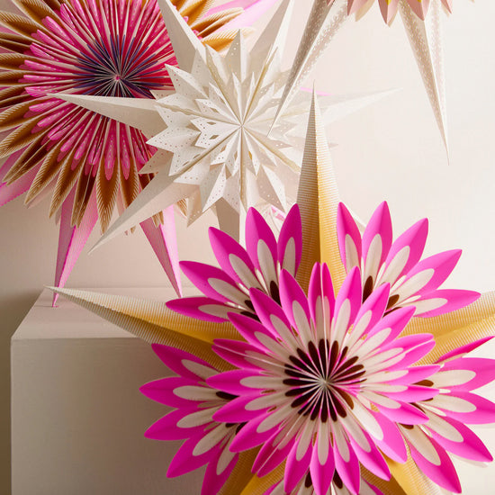 Papirstjerne Aurora Fuchsia 70cm - By Bungalow
