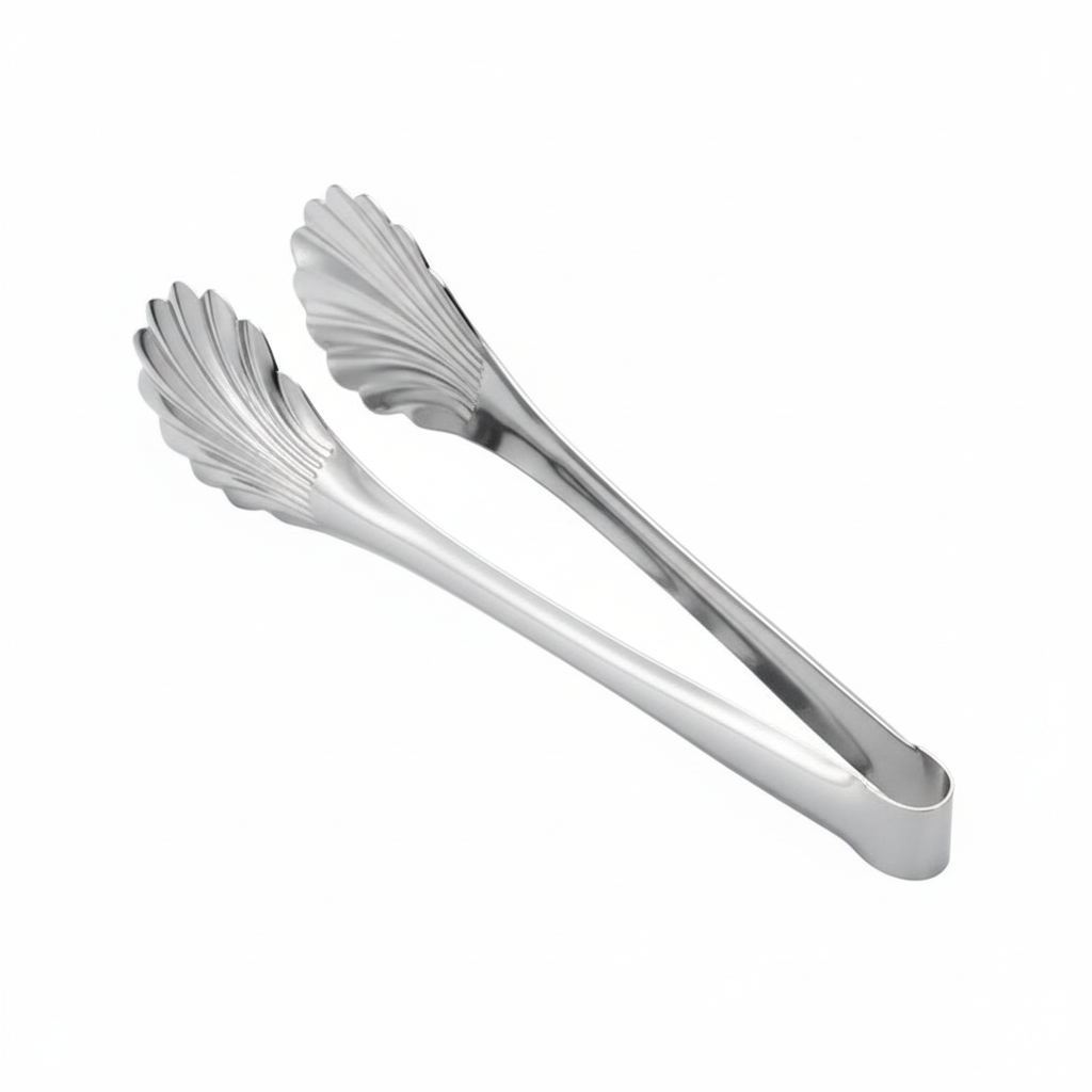 Serveringsklype i stål - by Heim Design med elegant bladformet gripeflate og børstet rustfri finish på hvit bakgrunn