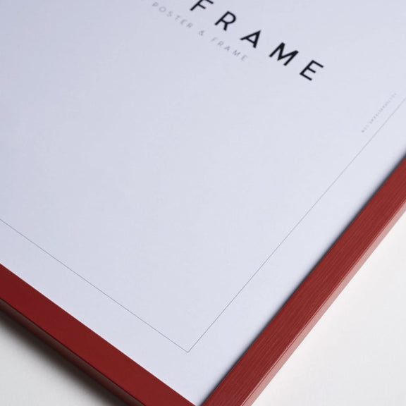 Rammer Rød 70x100 - By Poster Club