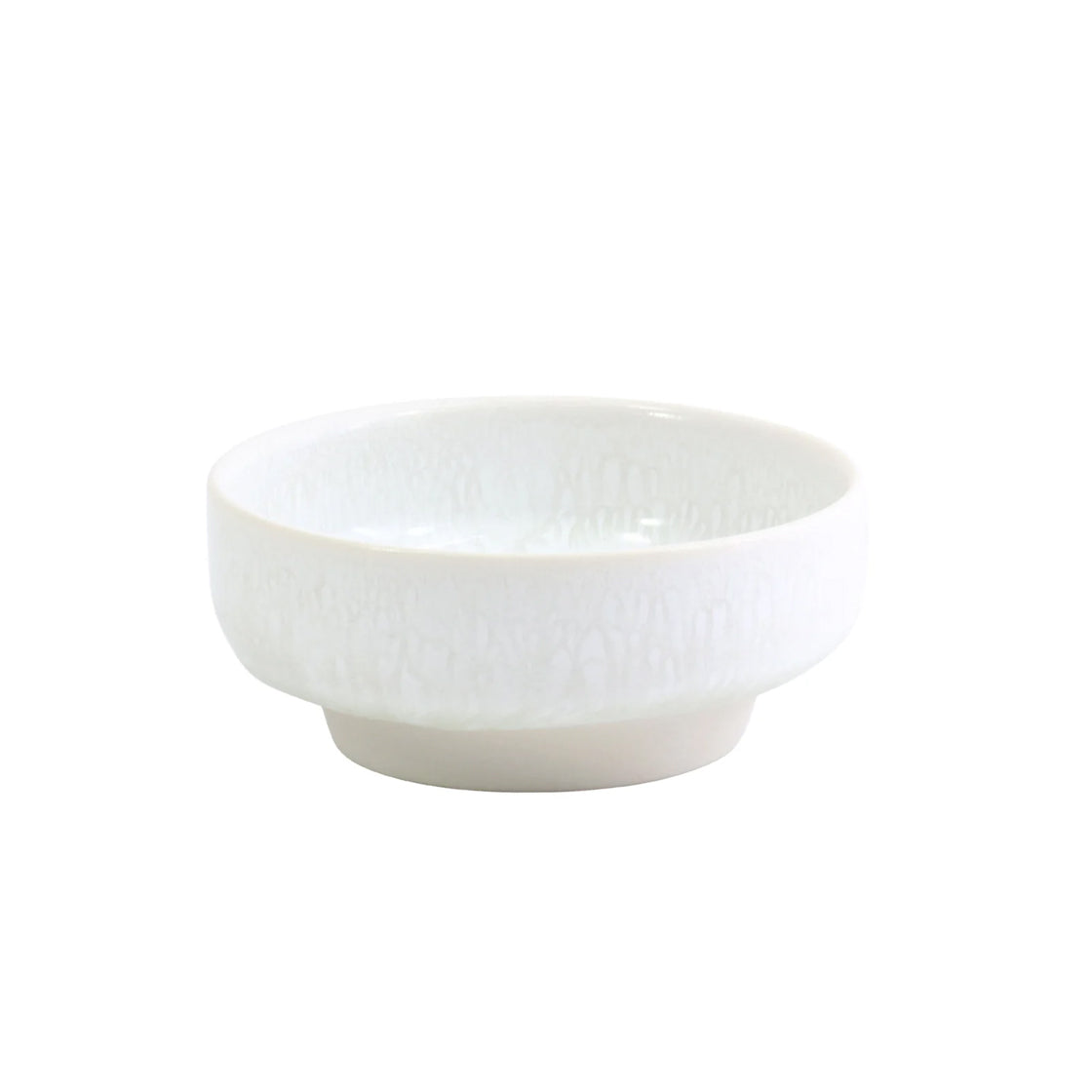 Dip Dish Sea Foam - By Studio Arhoj keramikkskål med bred, flat fot i stilrent og moderne design