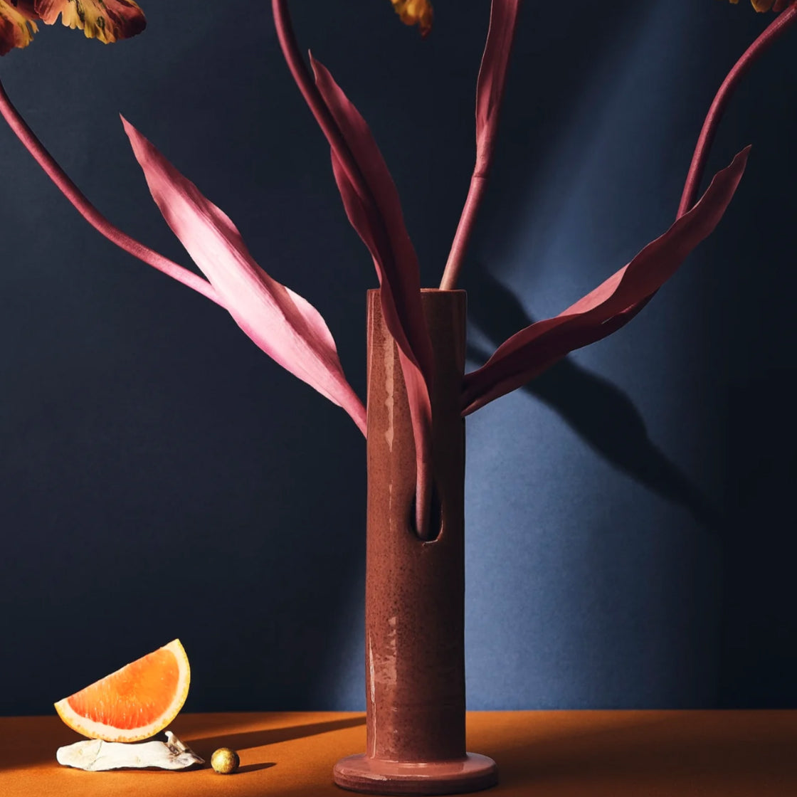 Vase Tube Florist Lakserosa - By Reveein Studios