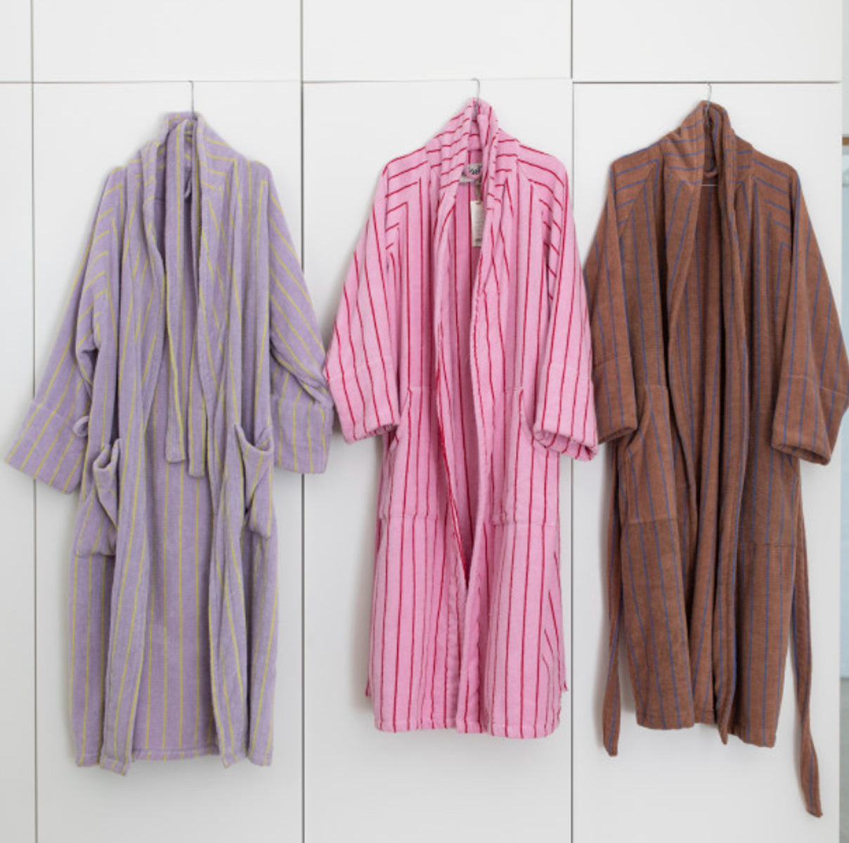 Load image into Gallery viewer, Naram Bathrobe Lilac and Neon Yellow - By Bongusta
