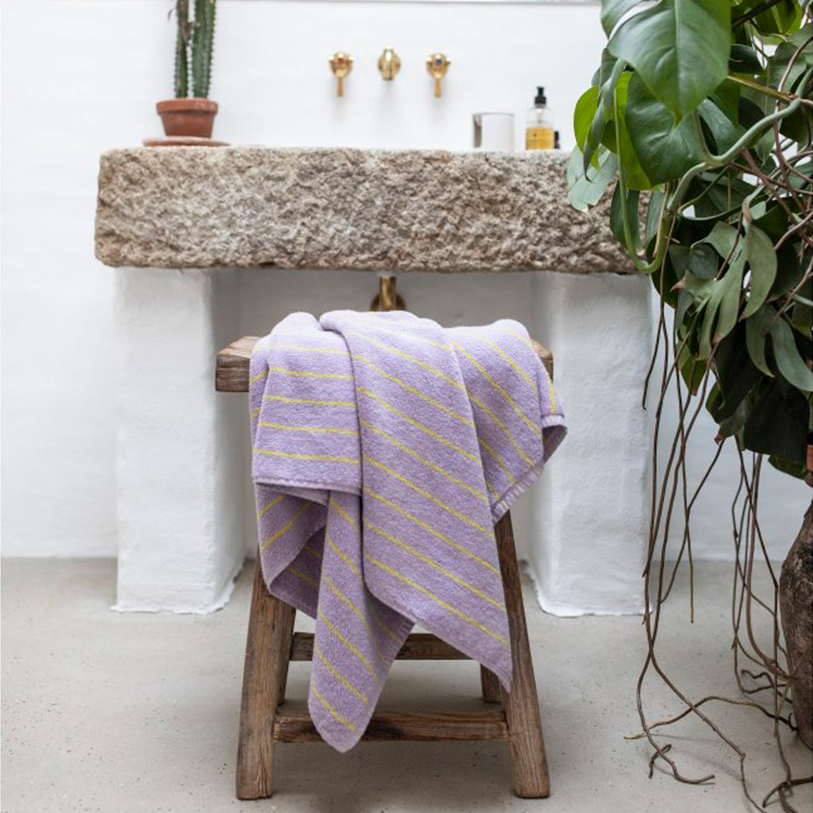 Naram Bath Towels Lilac And Neon Yellow - Badehåndkle - By Bongusta